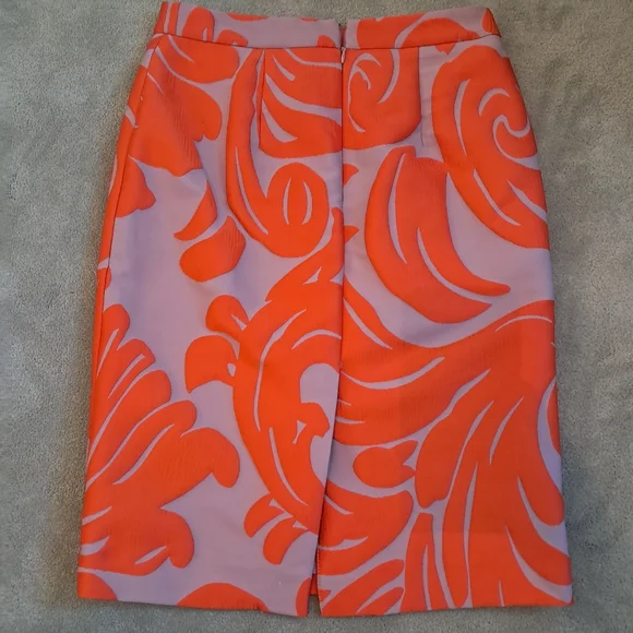 Vibrant Ann Taylor Orange and Nude Patterned Skirt | Size 4 - Picture 4 of 6